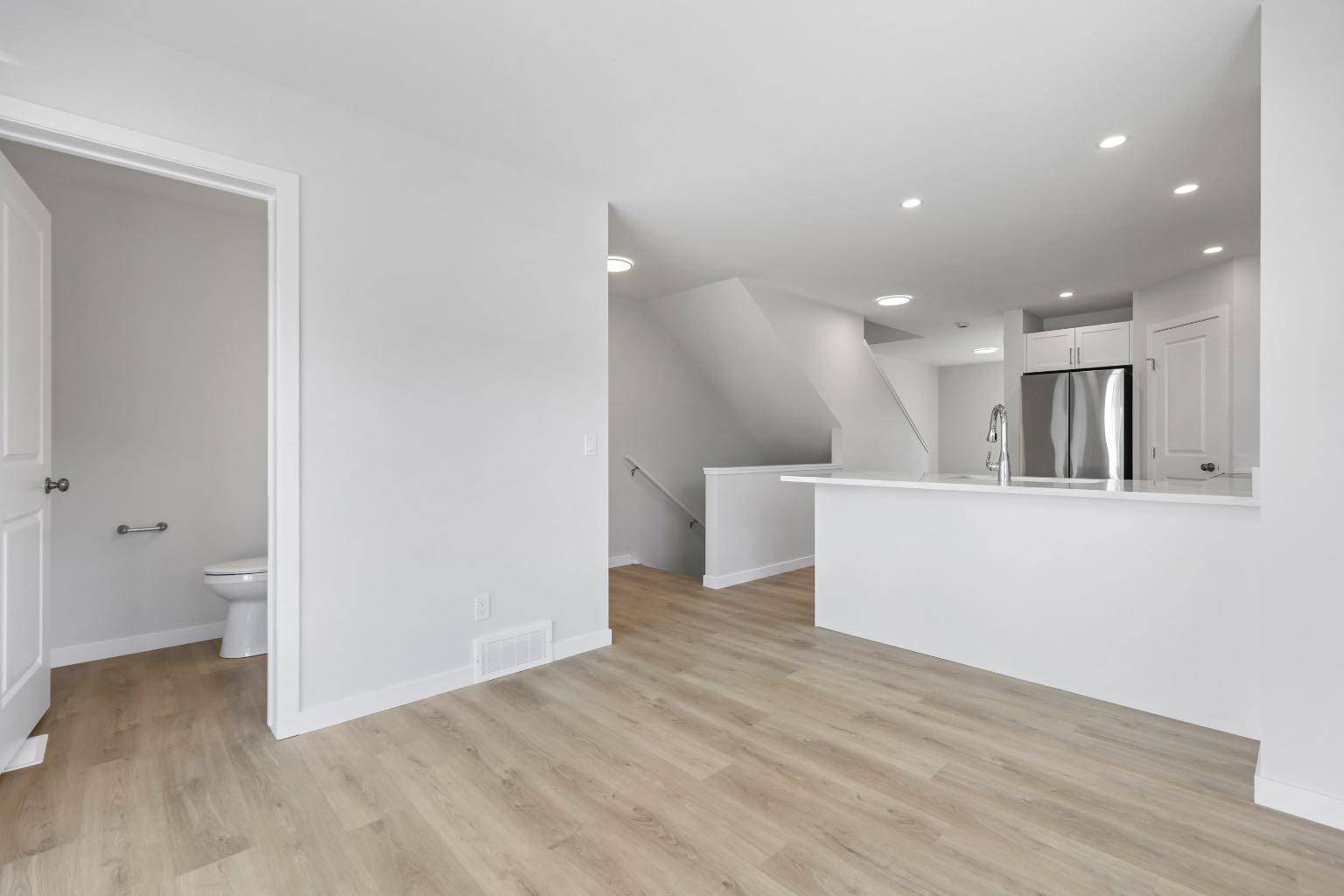 Didsbury, AB T0M0W0,9 Park LN