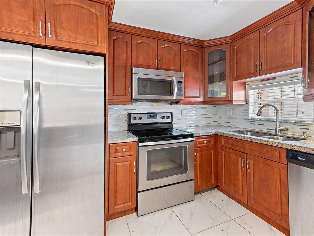 Pembroke Pines, FL 33025,371 S Hollybrook Dr #102