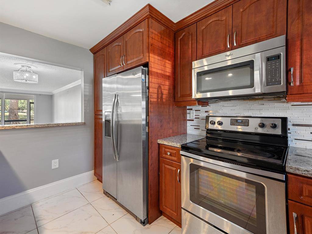 Pembroke Pines, FL 33025,371 S Hollybrook Dr #102