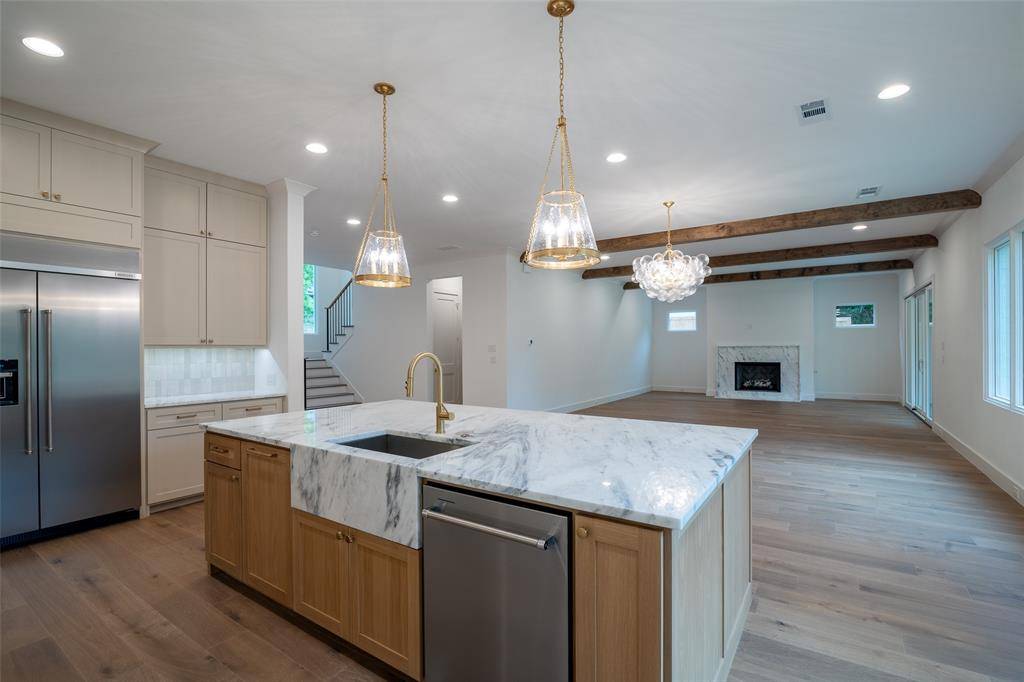 Dallas, TX 75238,9621 Larchcrest Drive