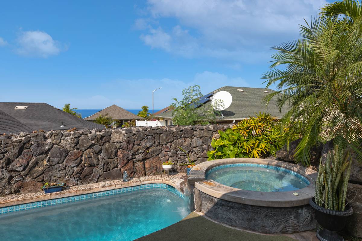Kailua-kona, HI 96740,75-634 MEA LANAKILA PL