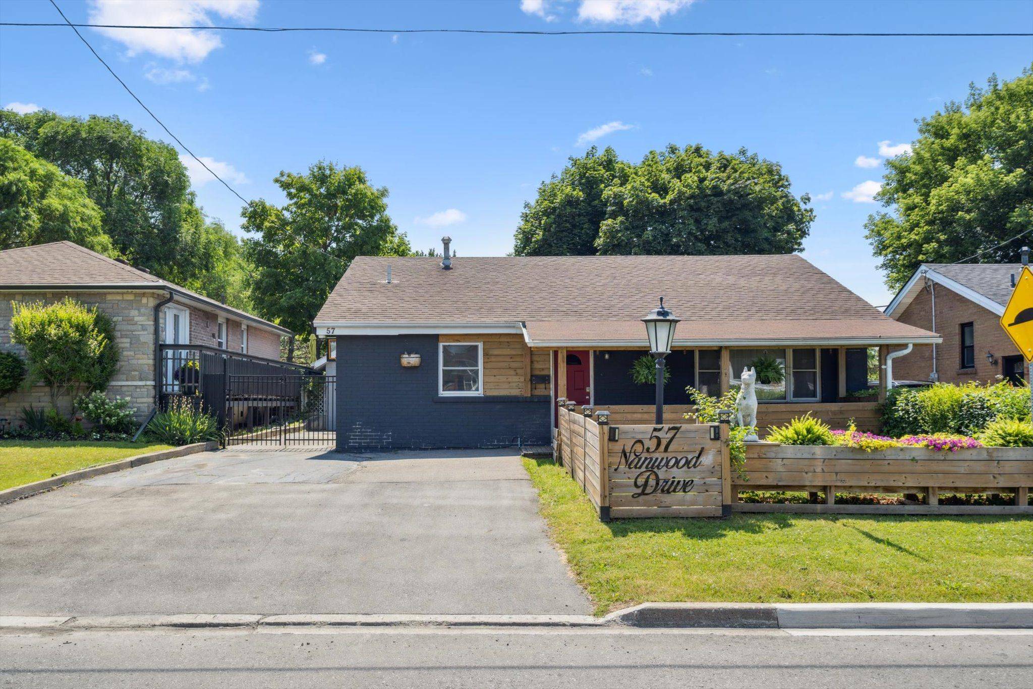 Brampton, ON L6W 1M1,57 Nanwood DR