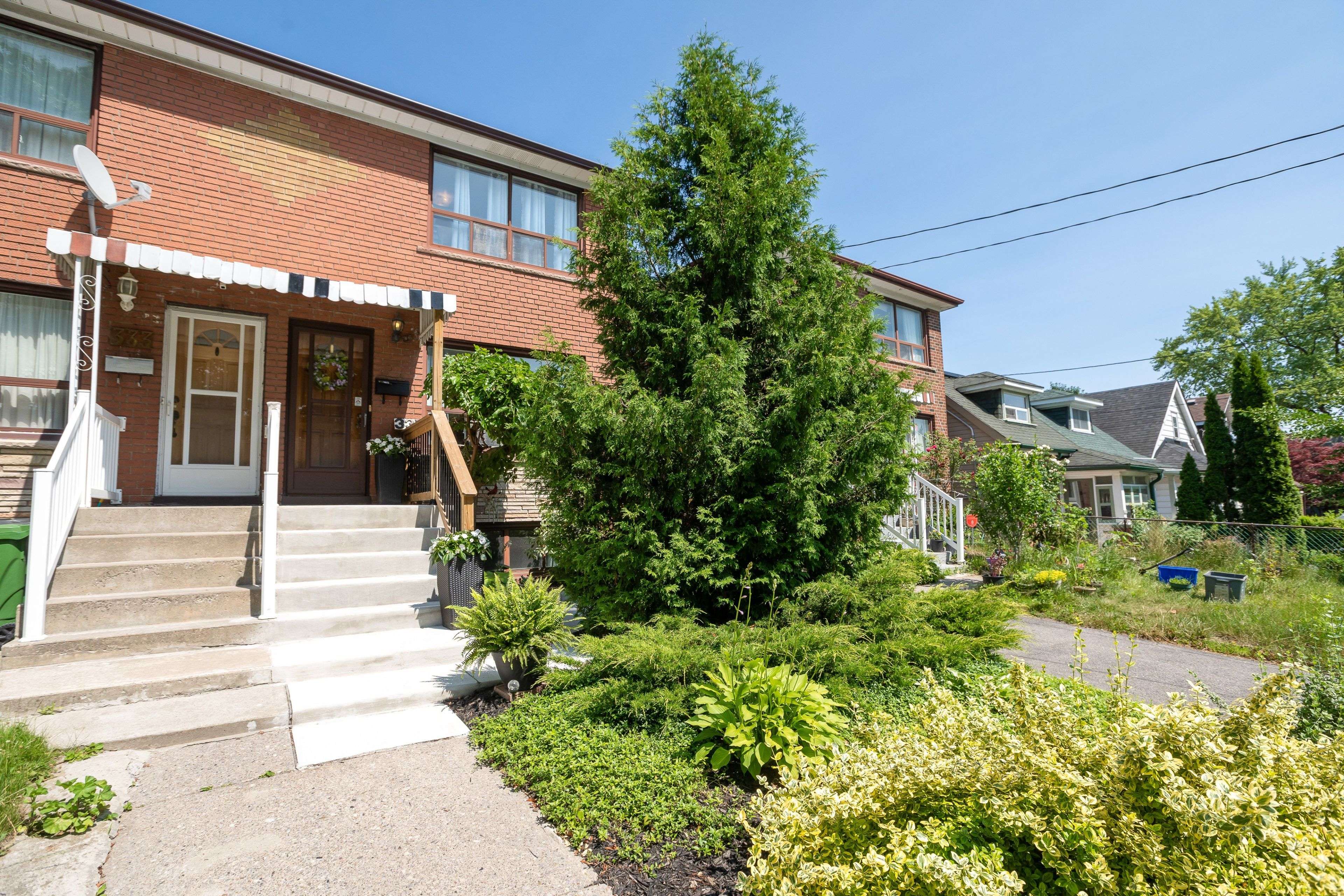Toronto E01, ON M4L 3A4,331 Rhodes AVE