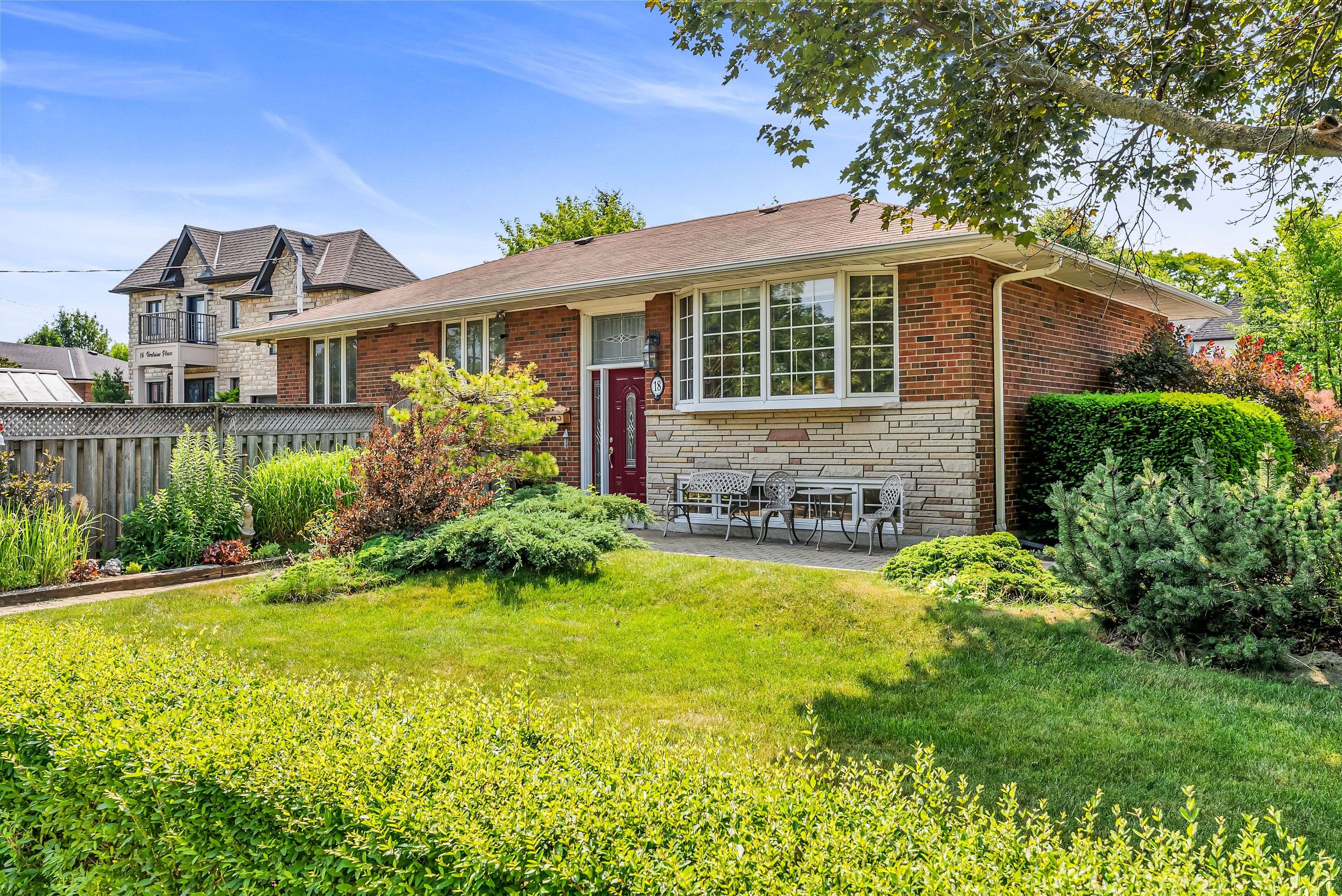 Toronto E09, ON M1P 3X3,18 Verlaine PL
