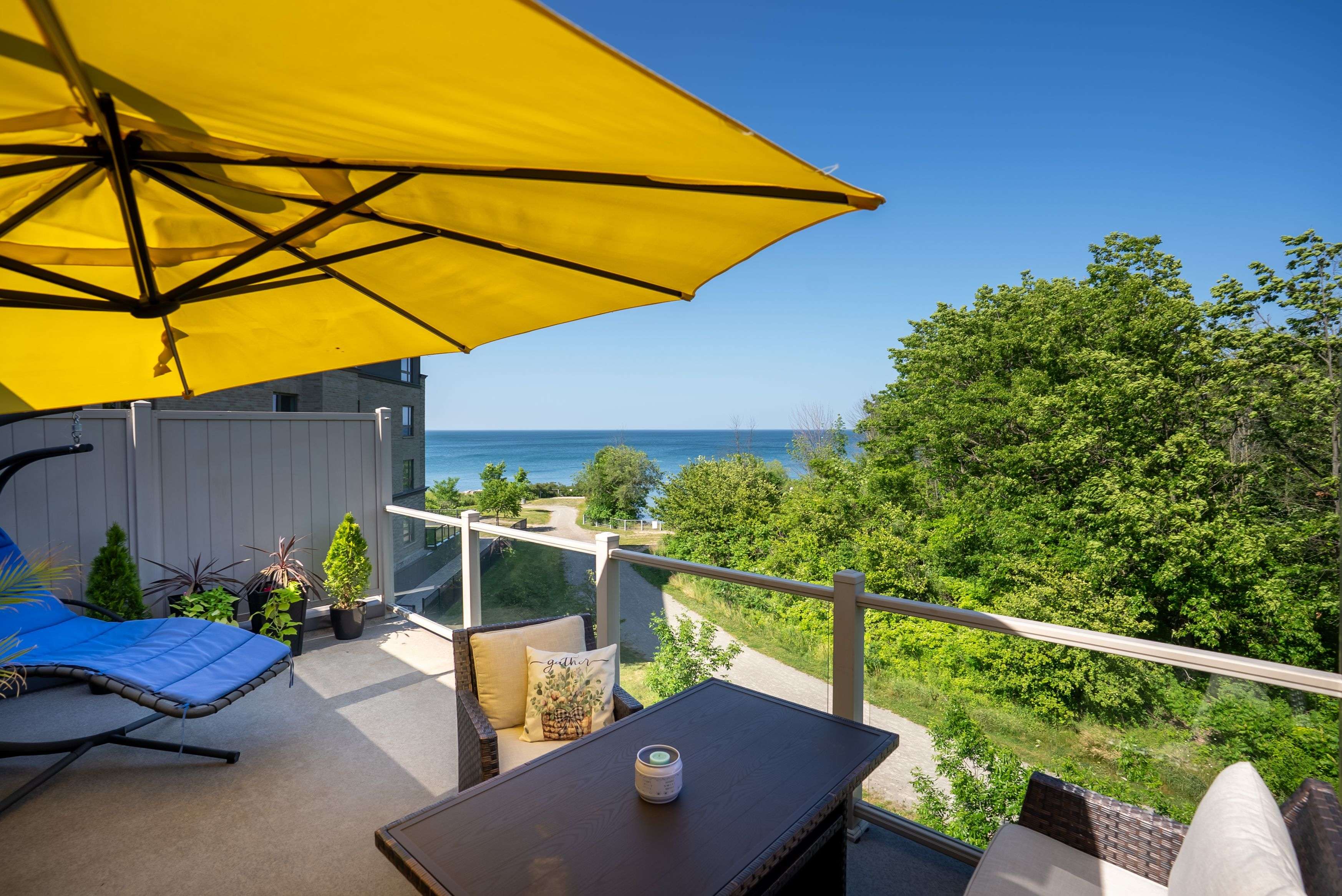 Hamilton, ON L8E 0J3,53 Southshore CRES