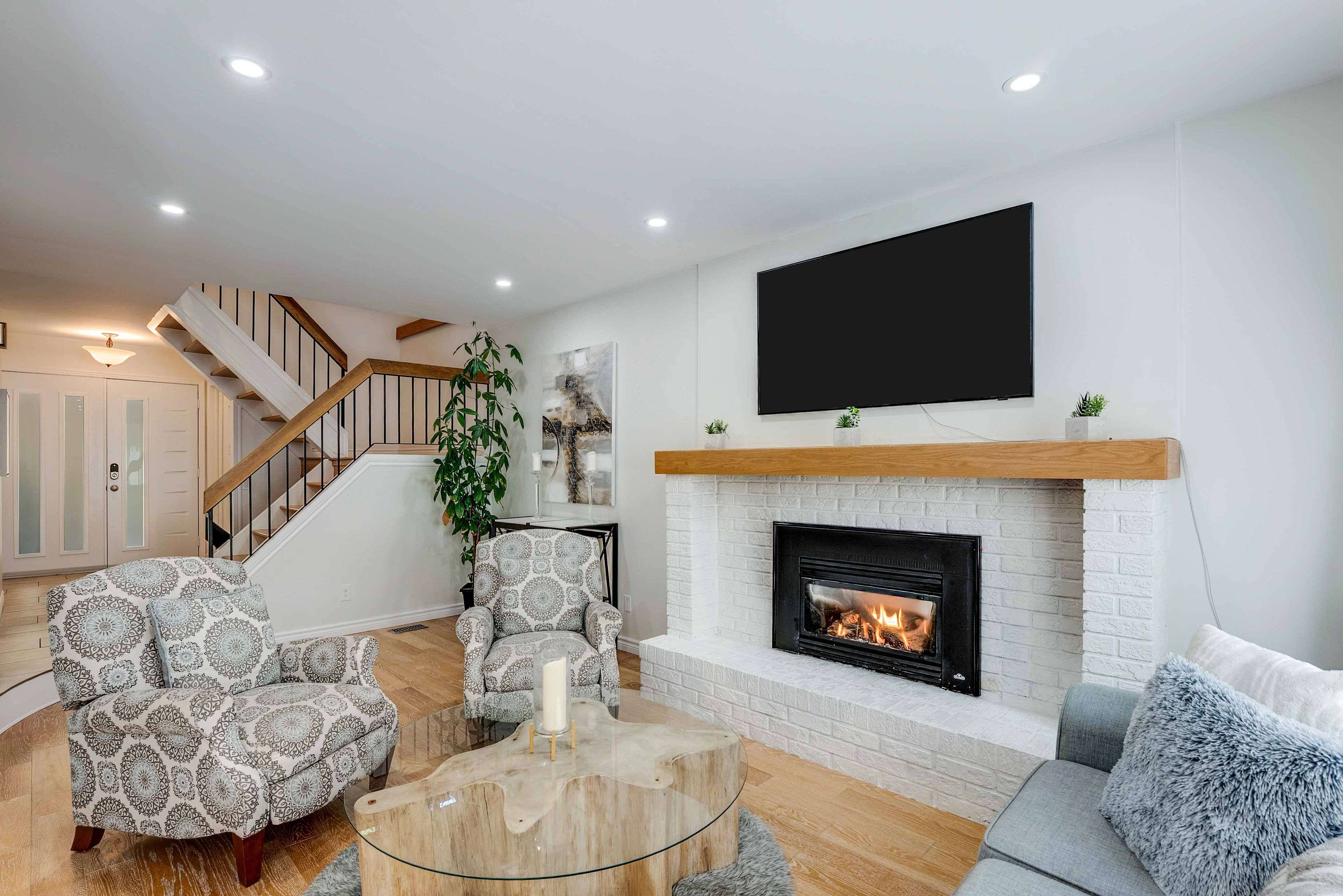 Kitchener, ON N2A 3G2,113 Oneida PL