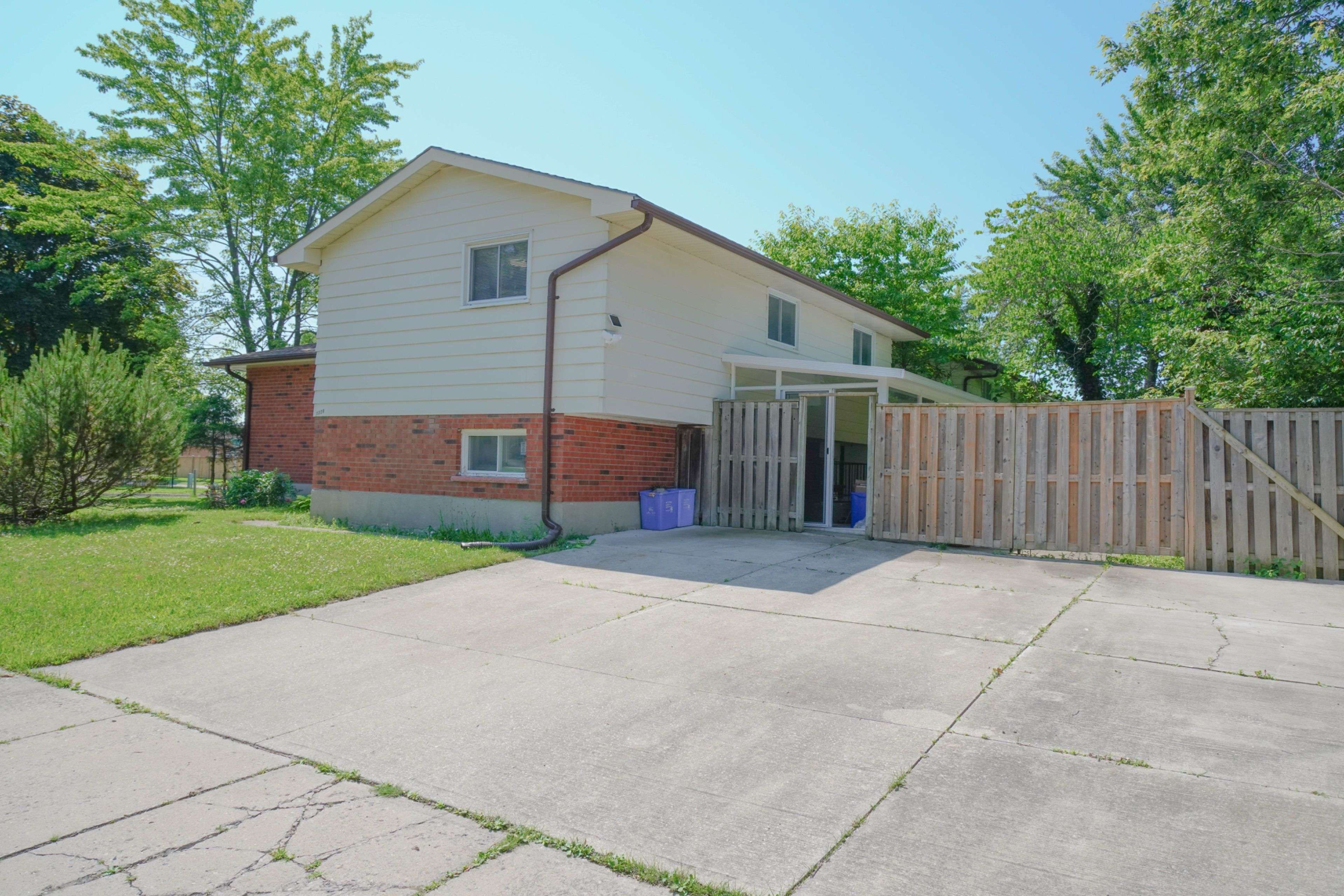 London South, ON N6E 2C2,1329 Ernest AVE