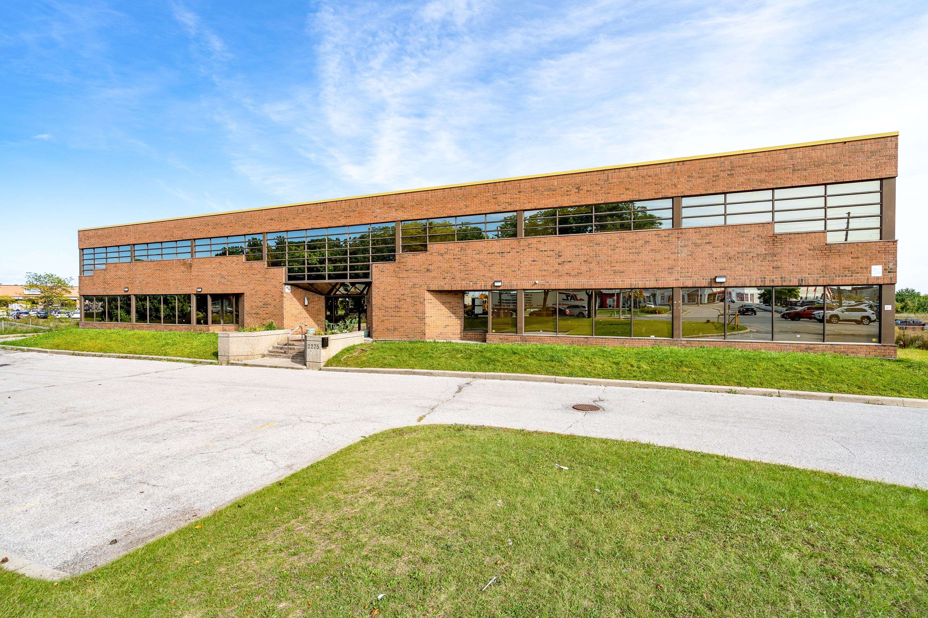 Toronto E11, ON M1B 2W3,2275 Markham RD