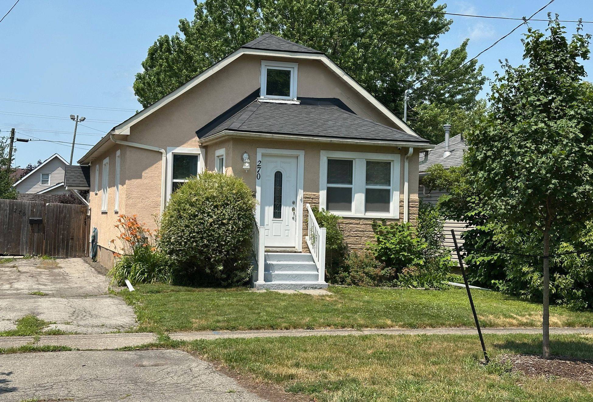 Welland, ON L3B 2Z7,270 Beatrice ST
