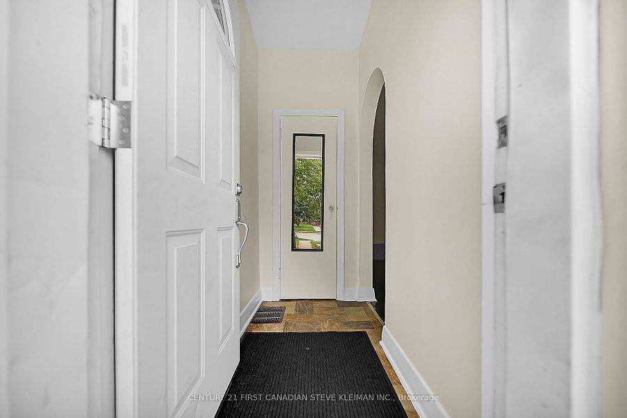 London East, ON N6B 1H1,427 Grey ST