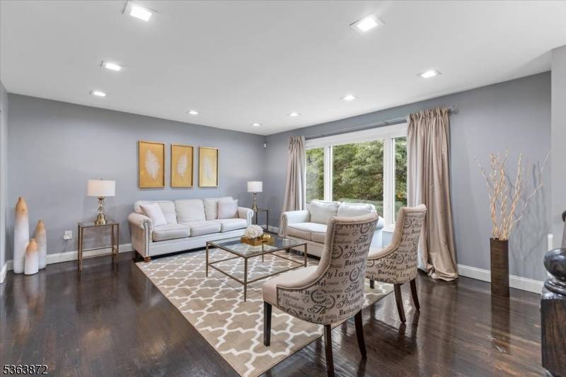Berkeley Heights Twp., NJ 07922,301 Diamond Hill Rd