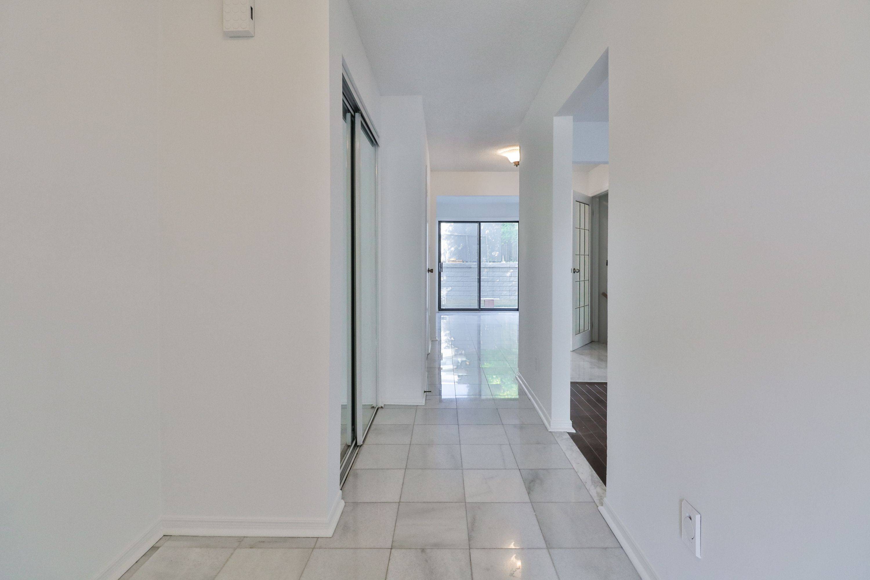Toronto C15, ON M2K 1A7,18 Dervock CRES