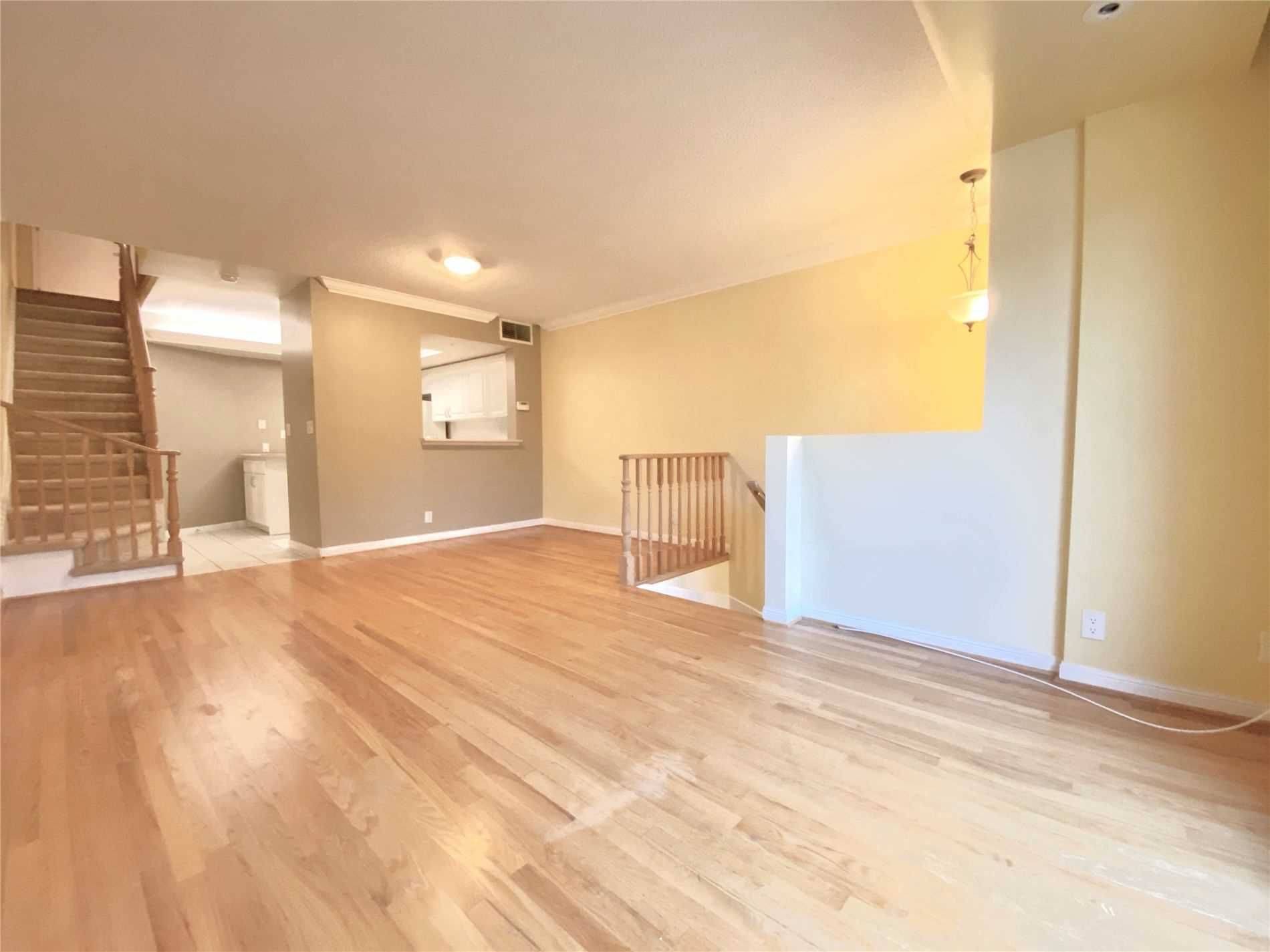 Toronto C14, ON M2N 6W7,28 Sommerset WAY #1636