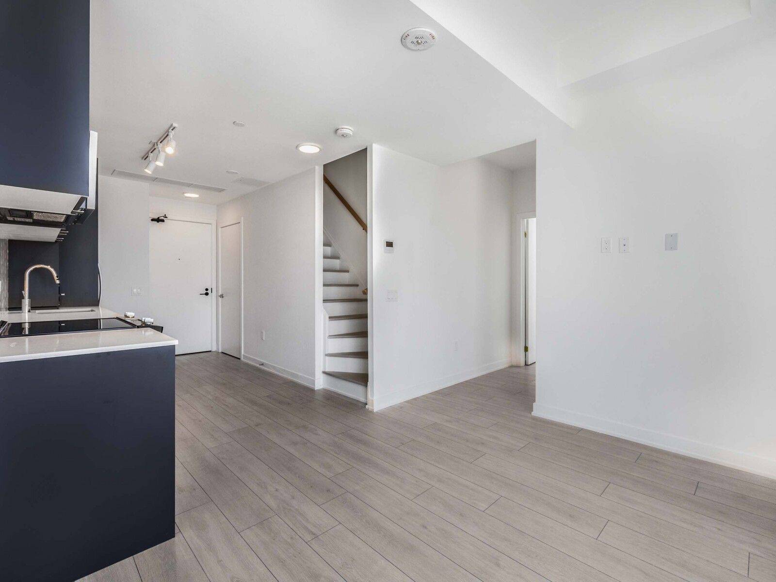 Whitby, ON L1N 0P5,1610 Charles ST #167