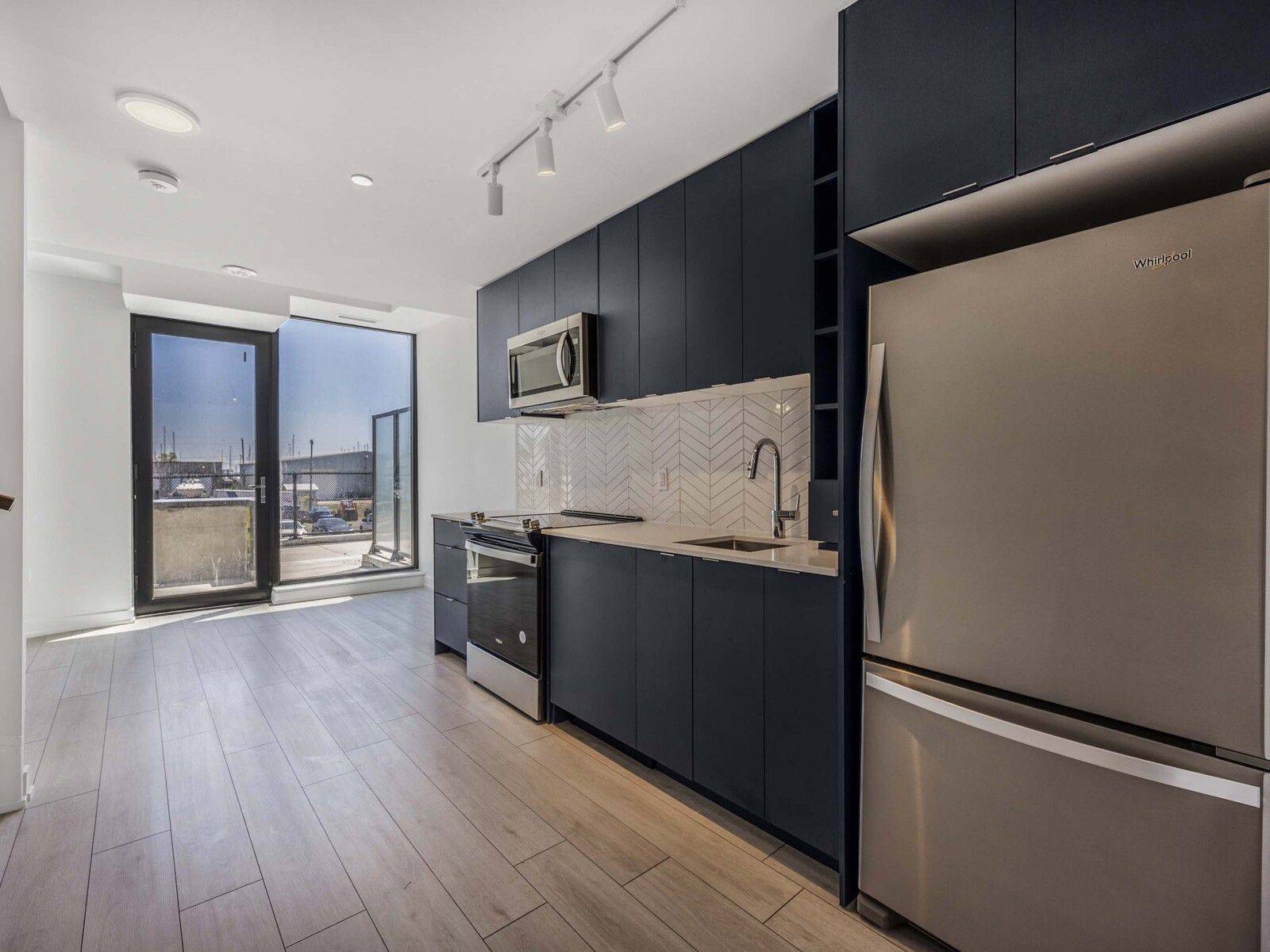 Whitby, ON L1N 0P5,1610 Charles ST #167