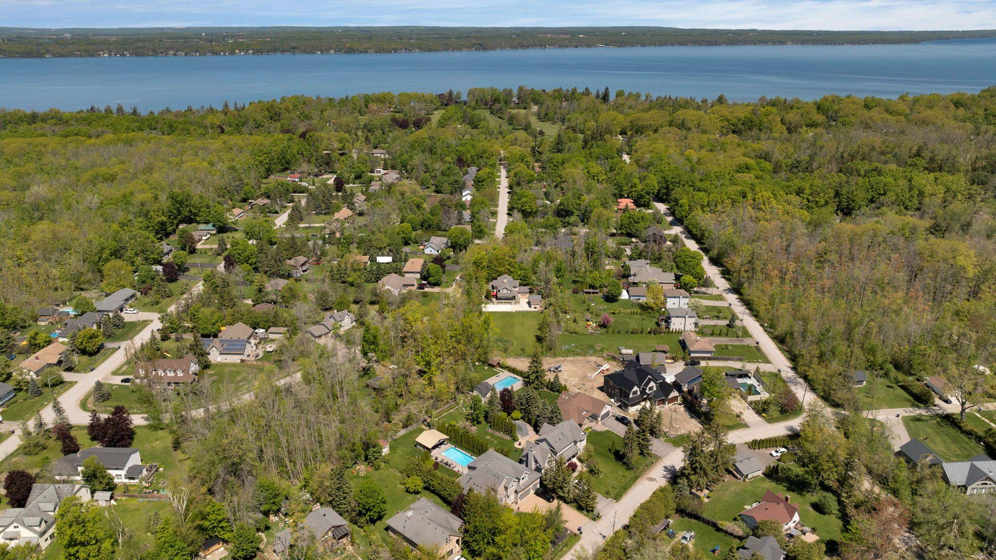Innisfil, ON L9S 2L9,3809 East ST