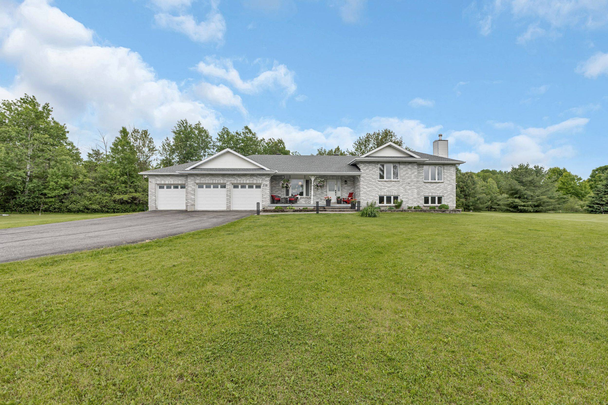 Carp - Huntley Ward, ON K0A 1L0,118 Rushing Brook DR
