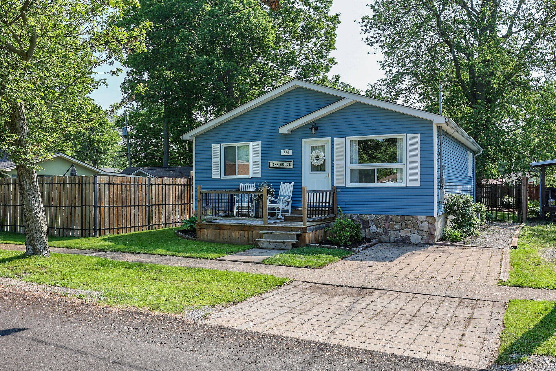 Fort Erie, ON L0S 1B0,380 Lakewood AVE