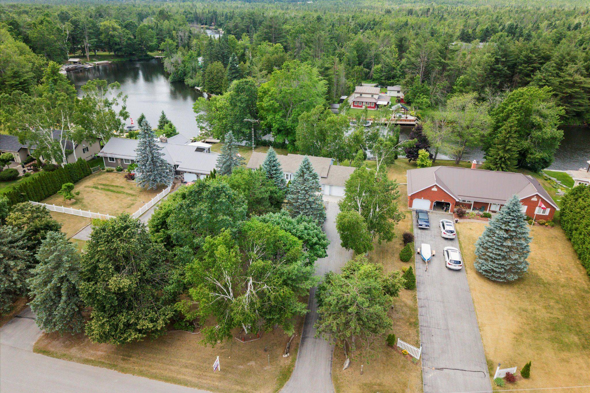 Kawartha Lakes, ON K0M 1N0,6 Evans DR