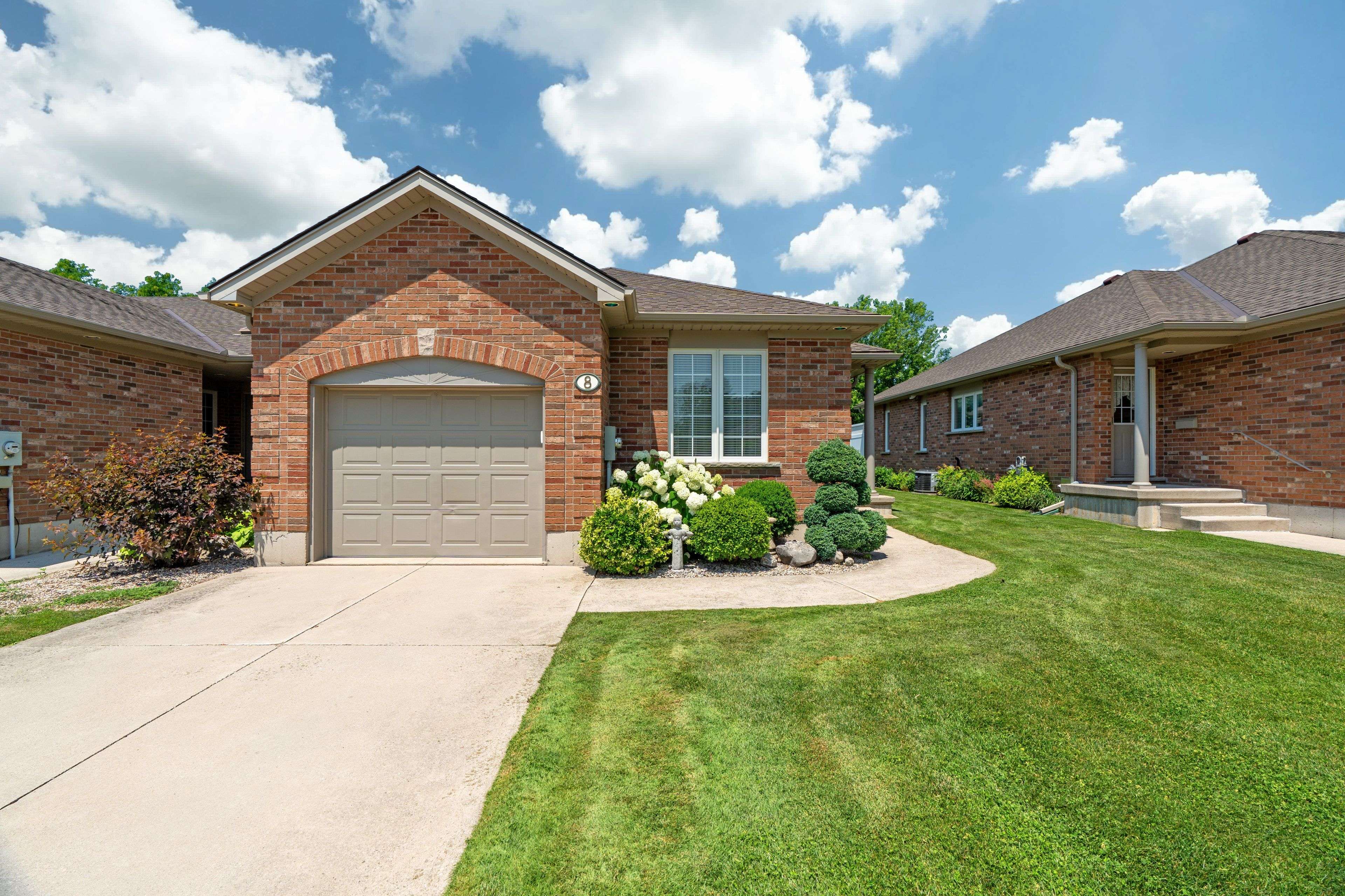 South Huron, ON N0M 1S1,8 Shadow LN