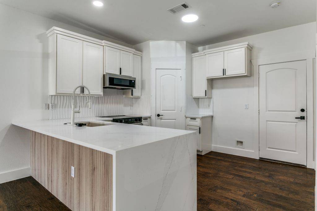 Lewisville, TX 75057,204 Lily Lane
