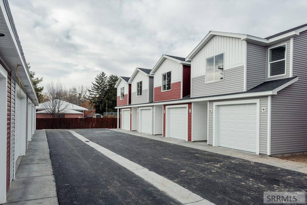 Idaho Falls, ID 83404,2419 Caddis Way