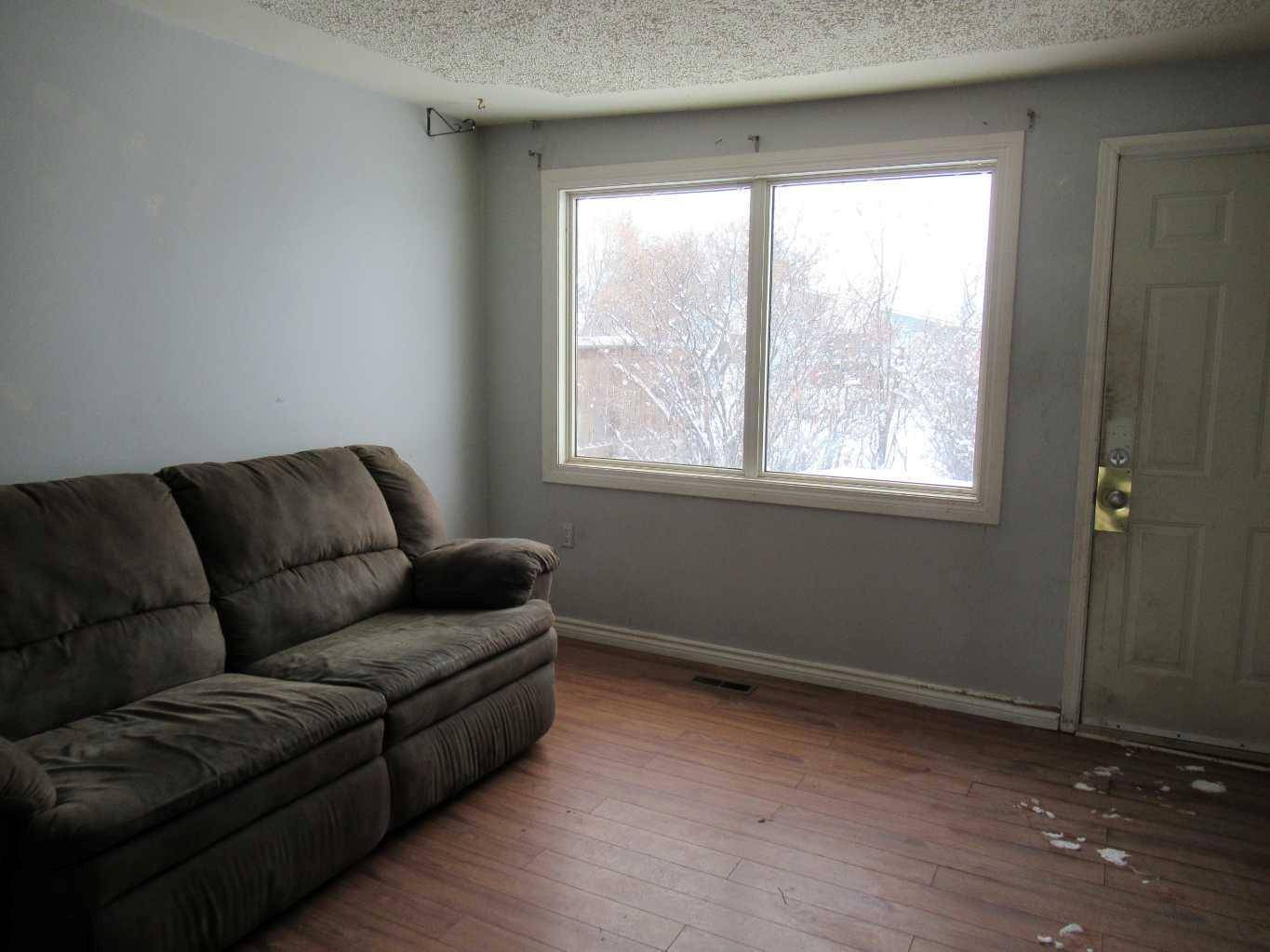 Grande Prairie, AB T8V 1B7,9512 103 AVE