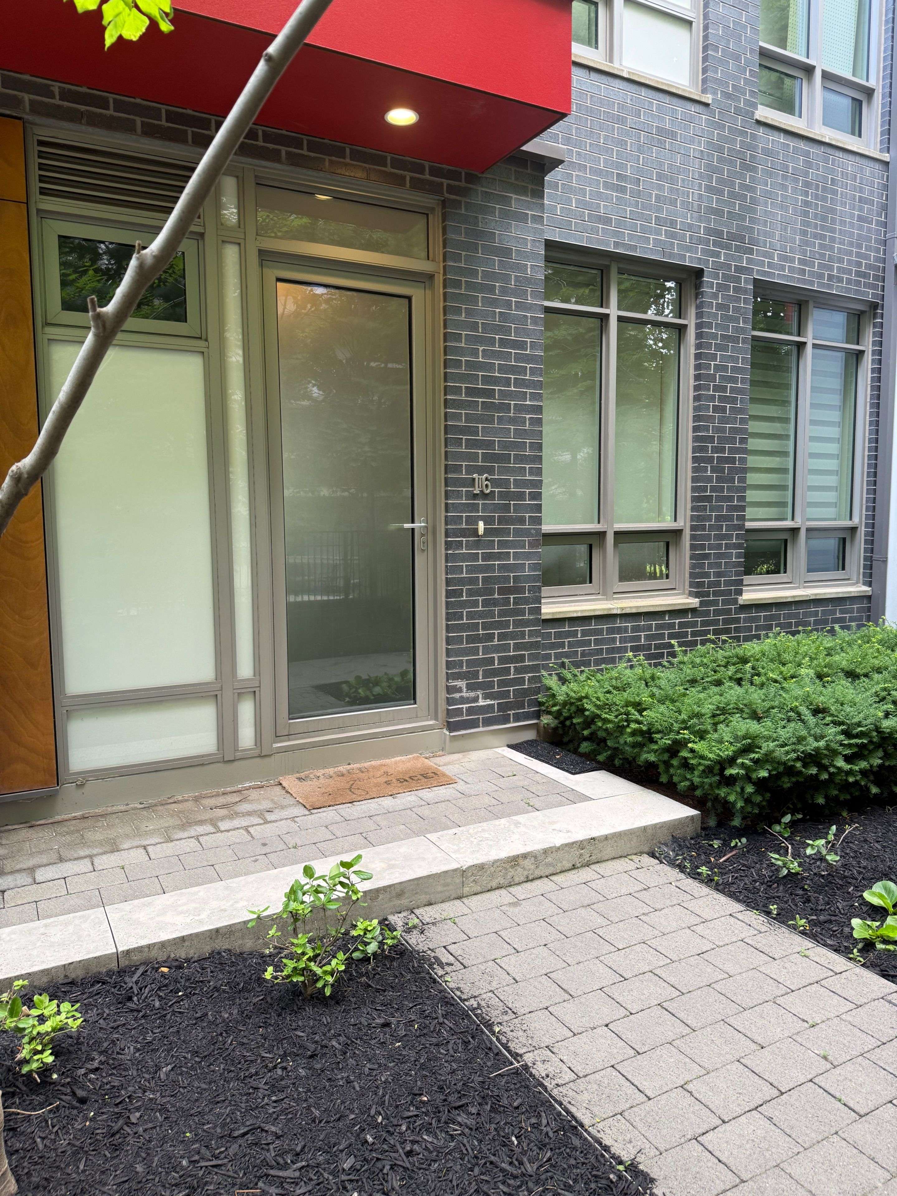 Toronto C14, ON M2N 0G9,88 Sheppard AVE E #TH 16