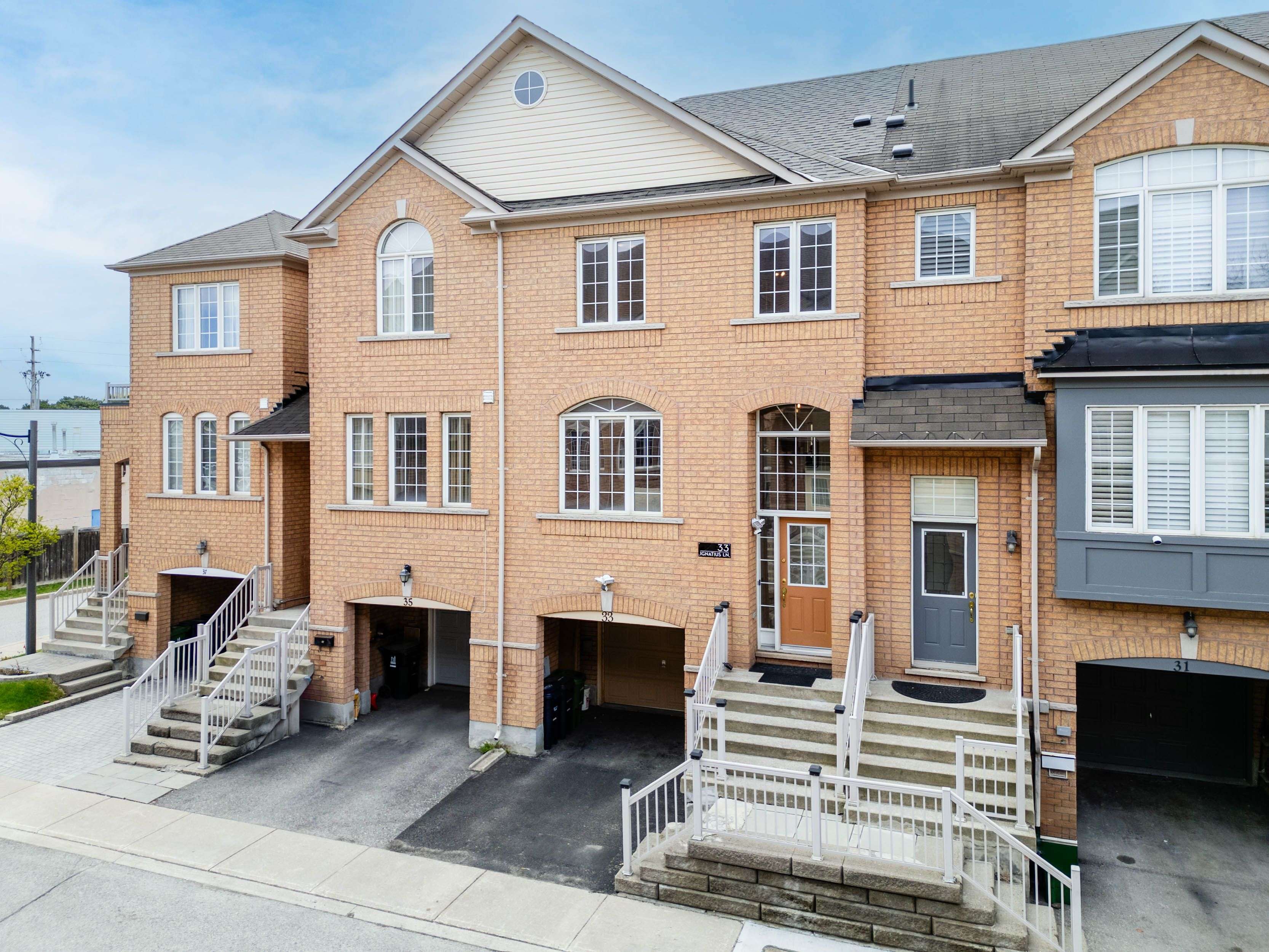 Toronto E10, ON M1E 0A2,33 Ignatius LN