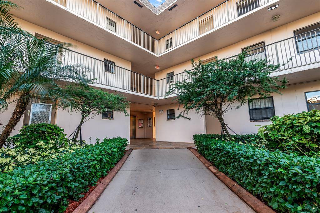 Sunrise, FL 33322,10442 Sunrise Lakes Blvd #305