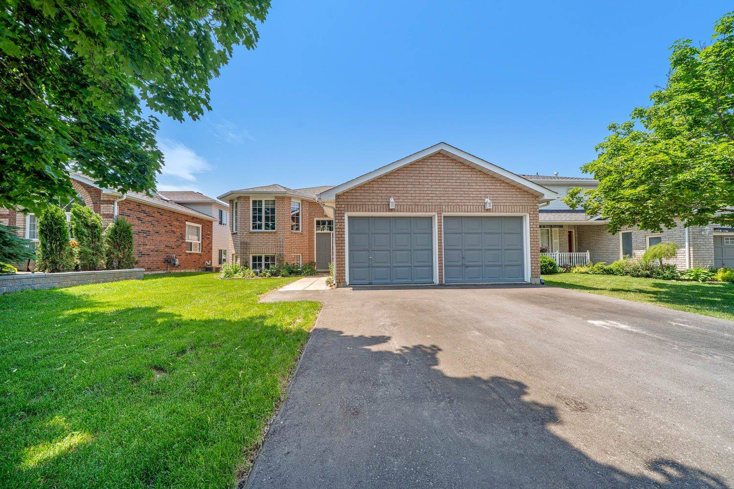 Springwater, ON L0L 1P0,32 Ritchie CRES