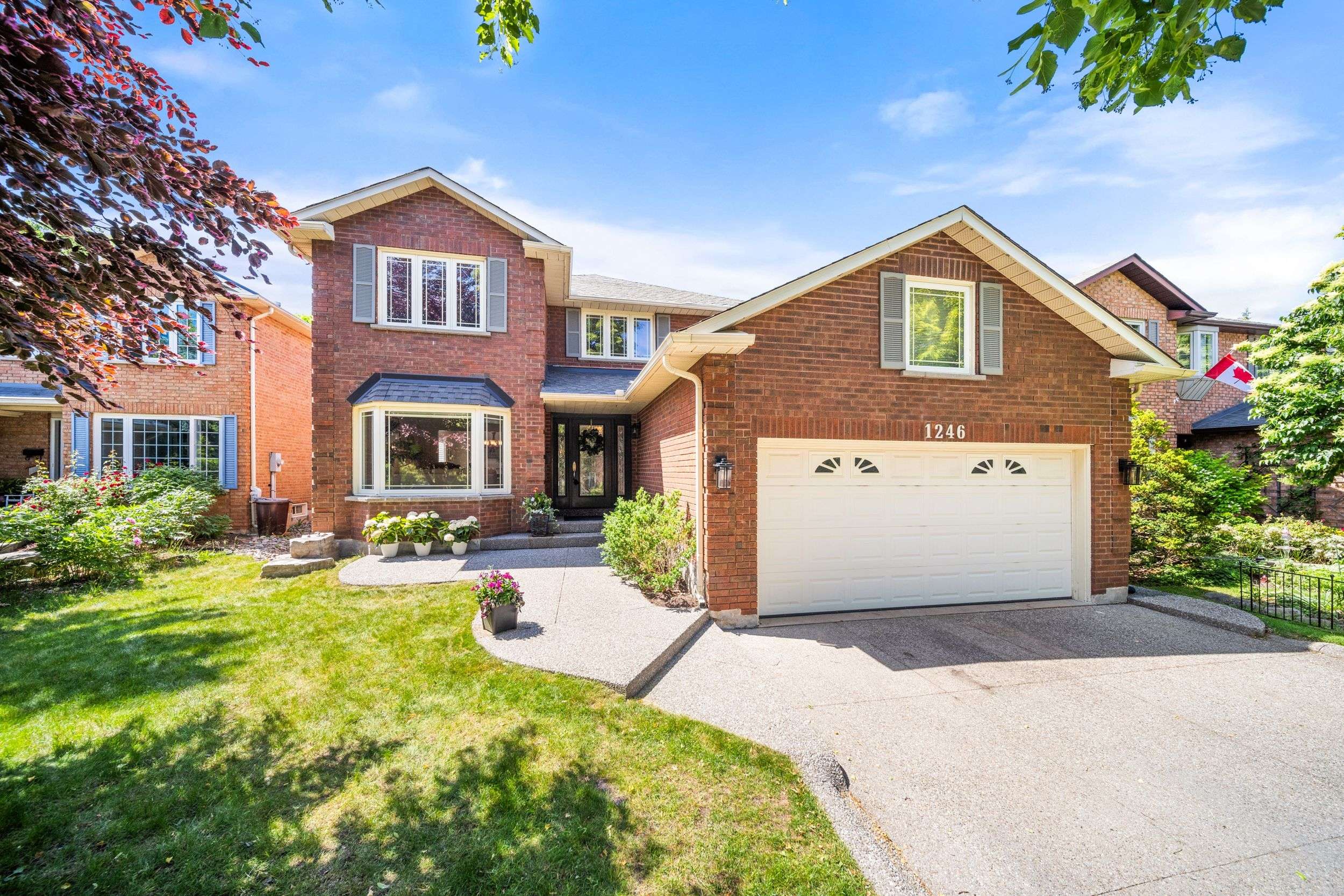 Oakville, ON L6M 2E4,1246 Old Carriage WAY