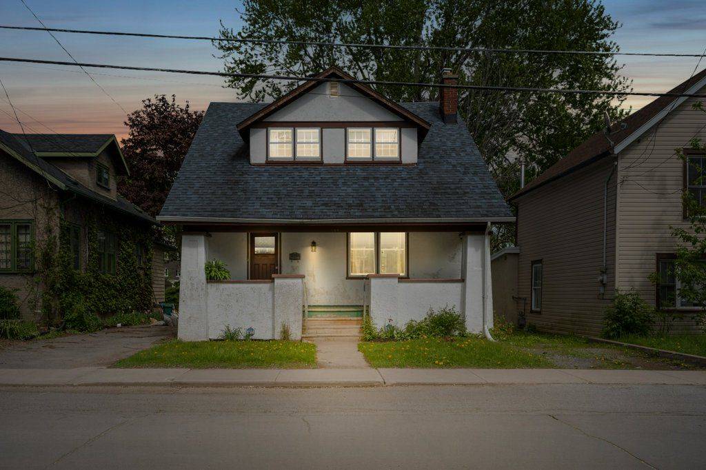Kingston, ON K7L 3Z9,515 Victoria ST