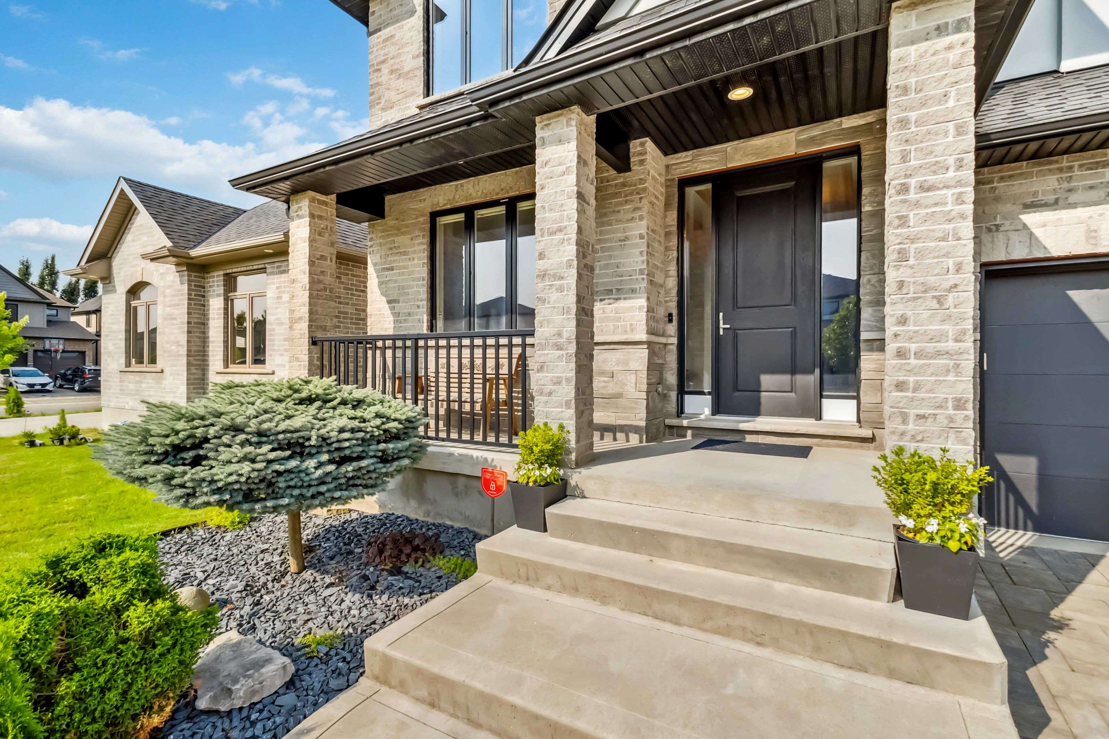 London North, ON N6G 0S4,1090 Eagletrace DR