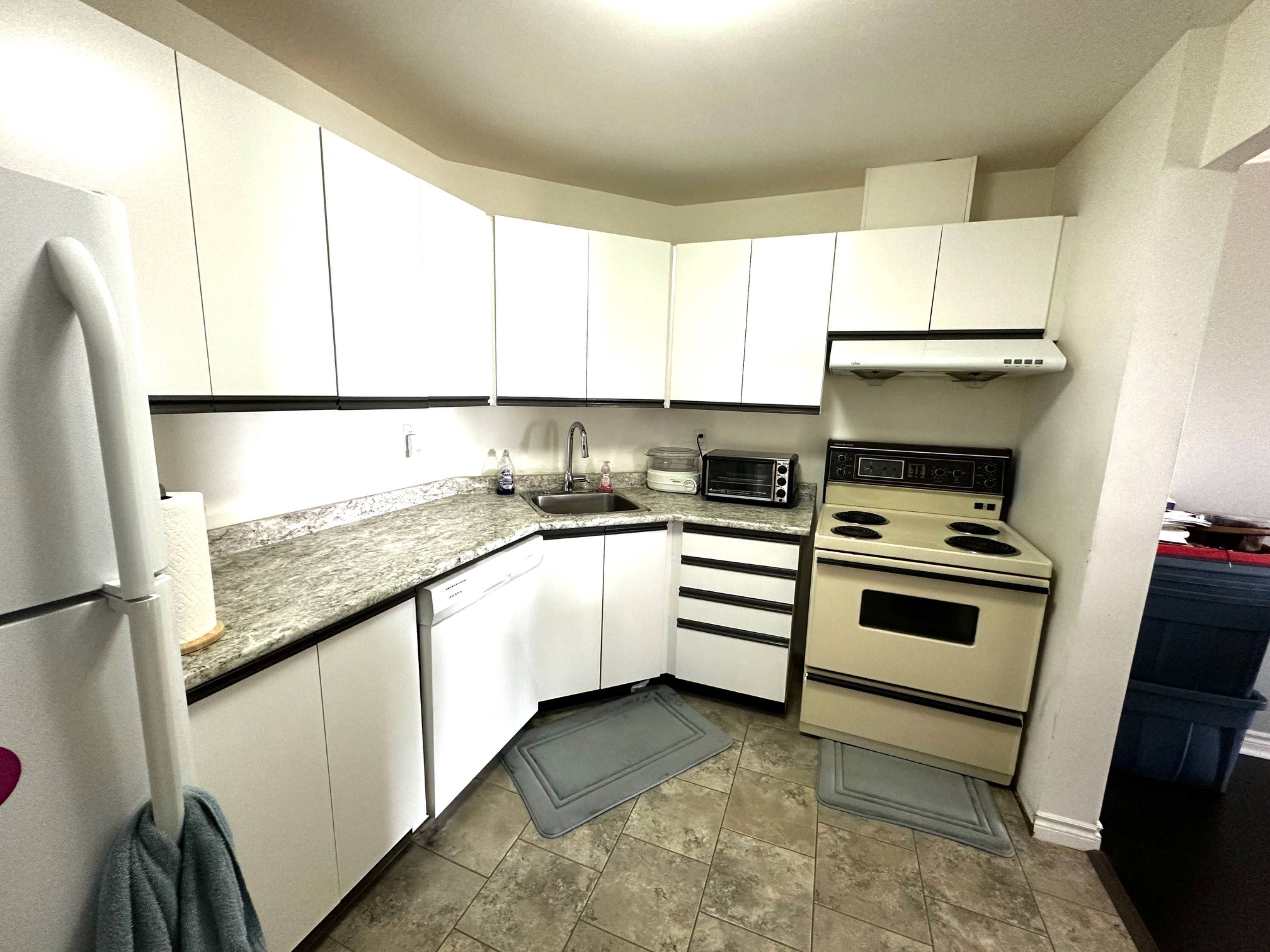 London South, ON N6C 5Y5,858 Commissioners RD E #806