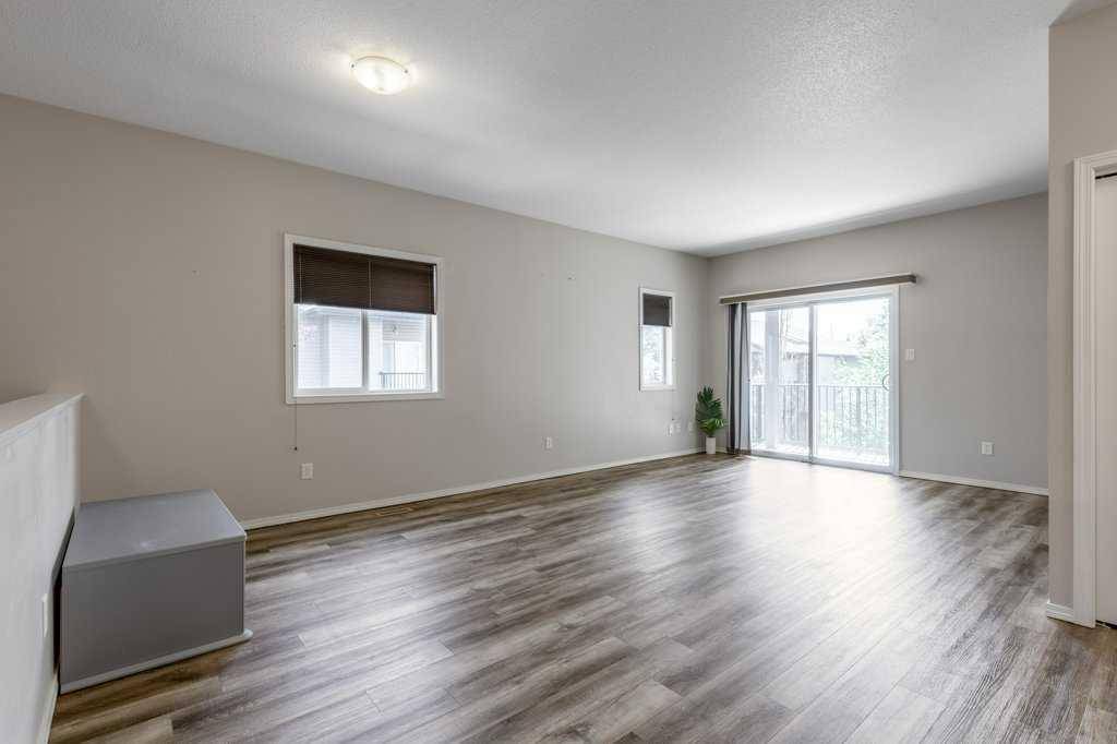 Lethbridge, AB T1J 3A8,125 Silkstone RD W #6