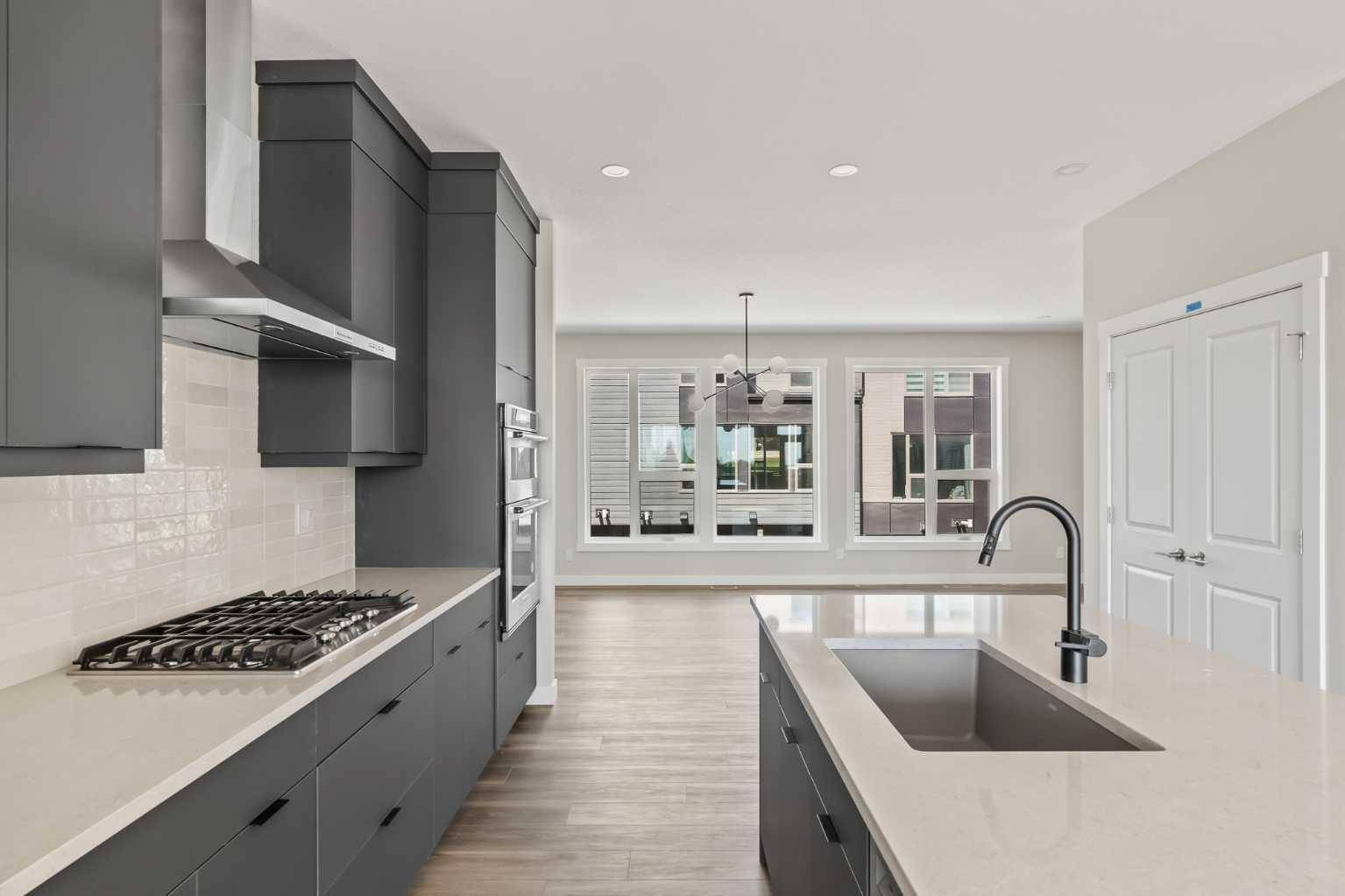 Calgary, AB T3C 3Y3,415 Sovereign Common SW