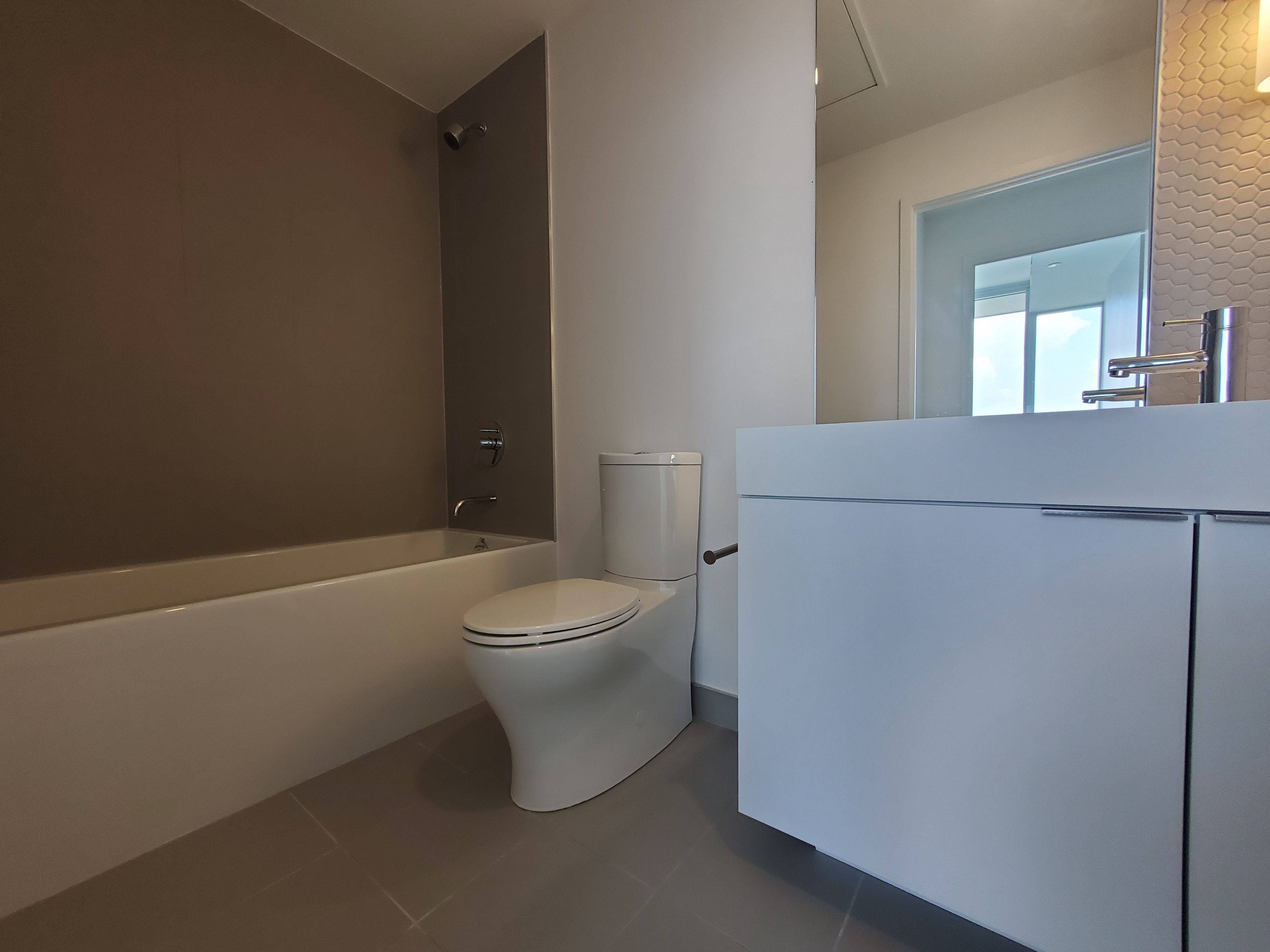 Toronto C10, ON M4R 0A4,33 Helendale AVE #2910