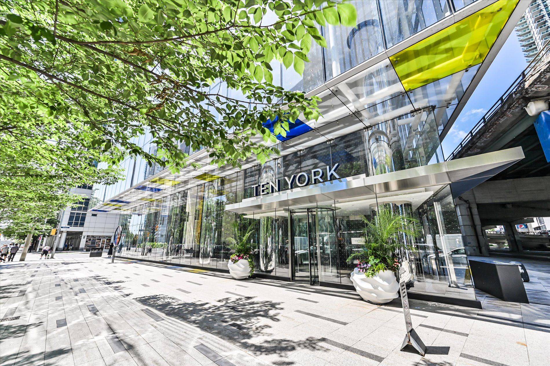 Toronto C01, ON M5J 2L9,10 York ST #3810