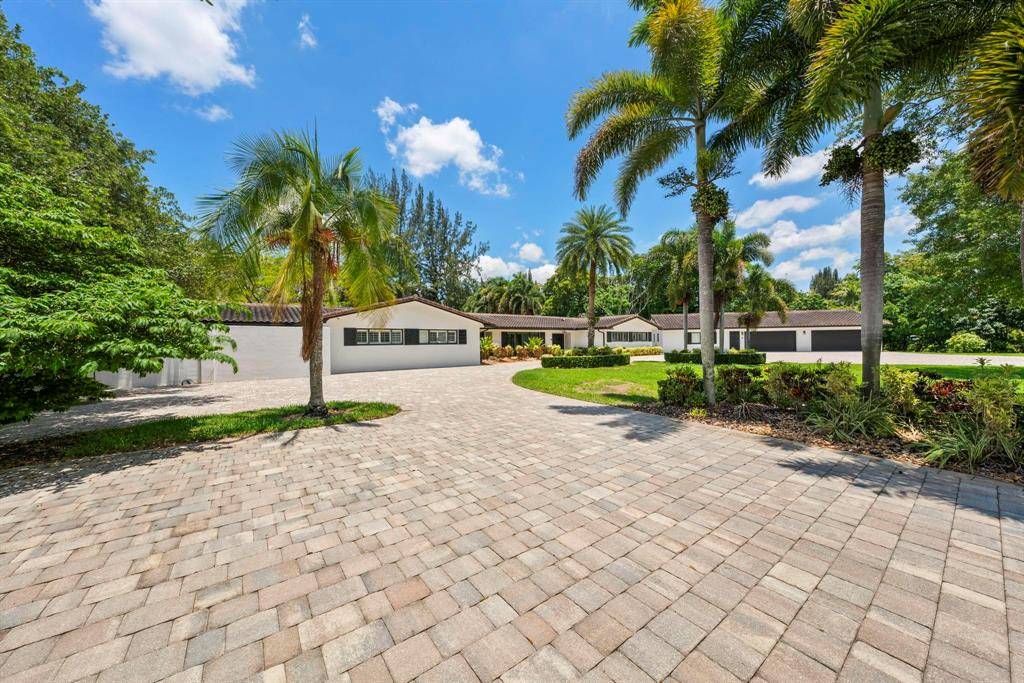 Southwest Ranches, FL 33330,14701 SUNSET LN