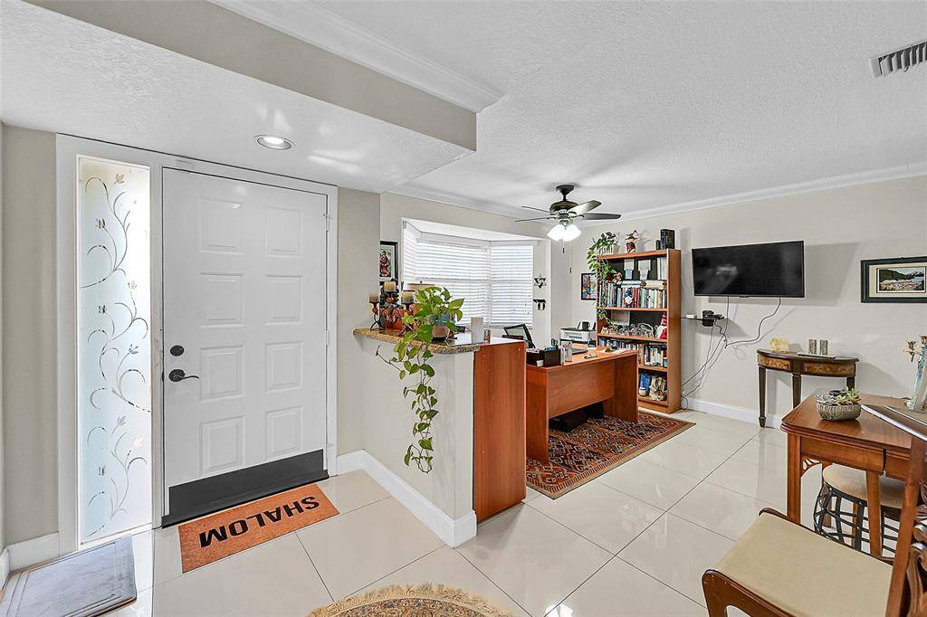Coral Springs, FL 33071,11353 Lakeview Dr #5