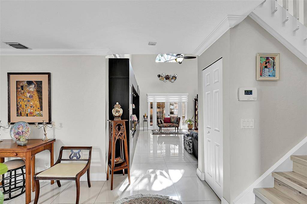 Coral Springs, FL 33071,11353 Lakeview Dr #5