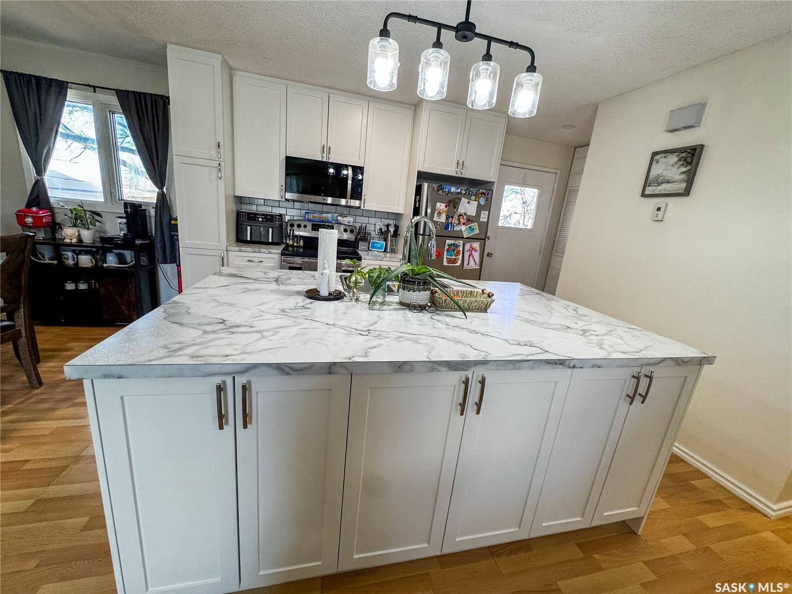 Swift Current, SK S9H 3H2,142 1st AVENUE SW