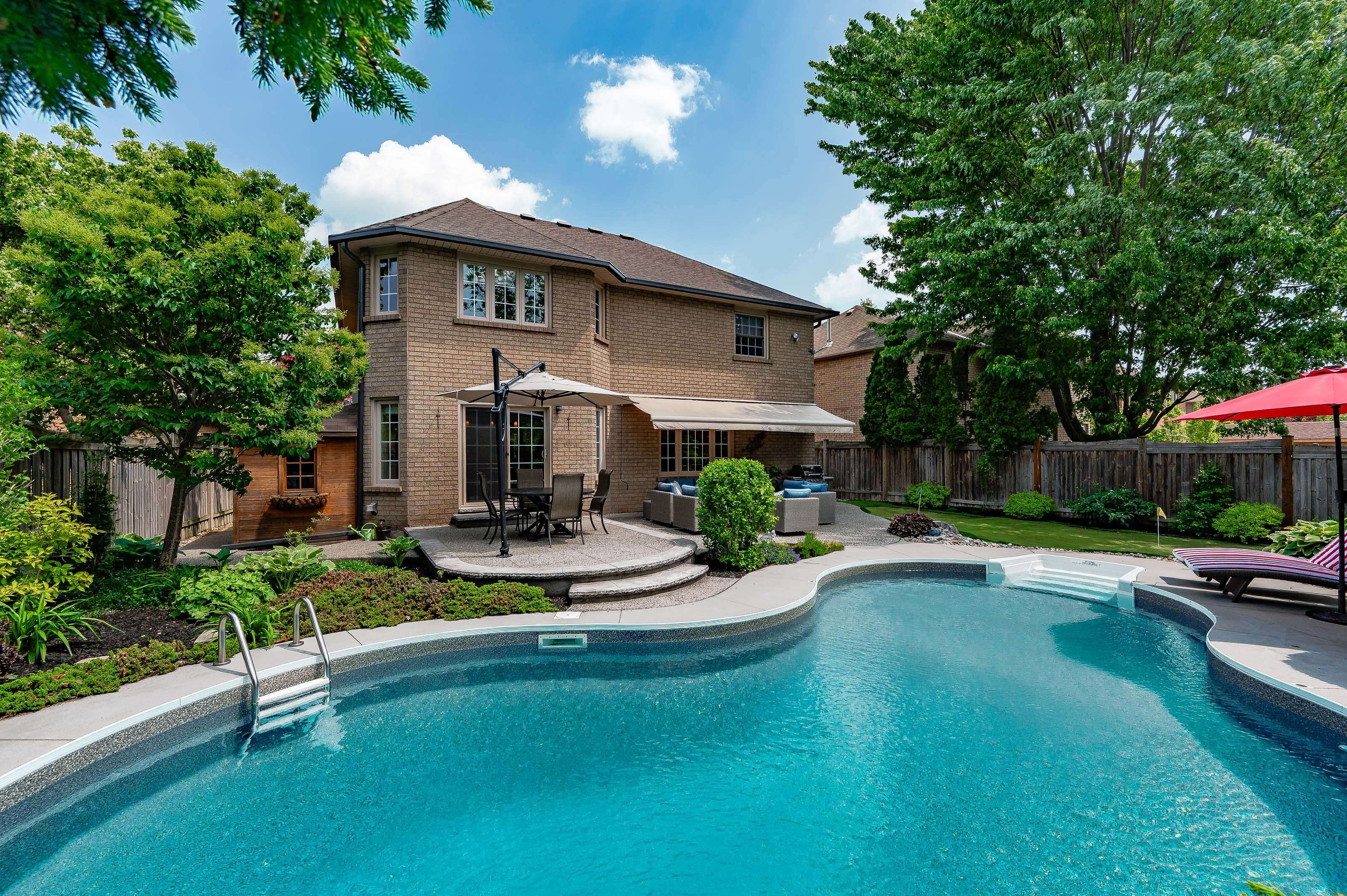 Oakville, ON L6M 3J6,2224 Brays LN