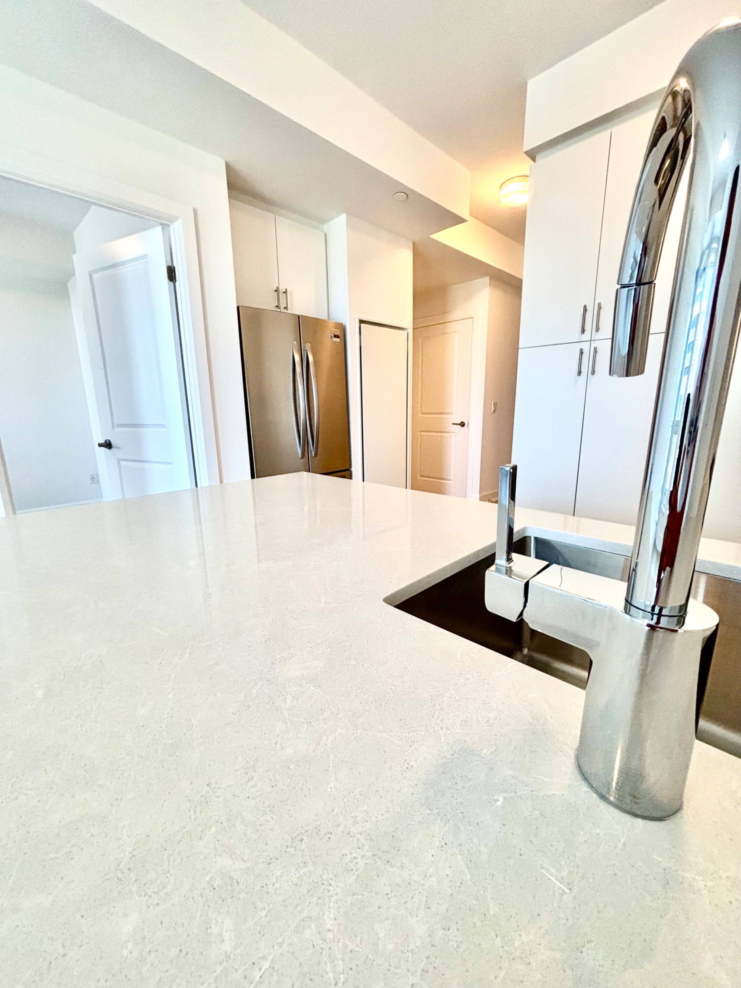 Oakville, ON L6H 0X1,3240 William Coltson AVE #433
