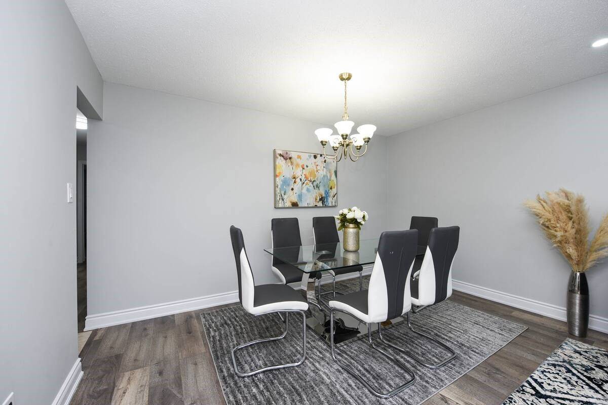 Brampton, ON L6Y 1X1,13 Armbro AVE