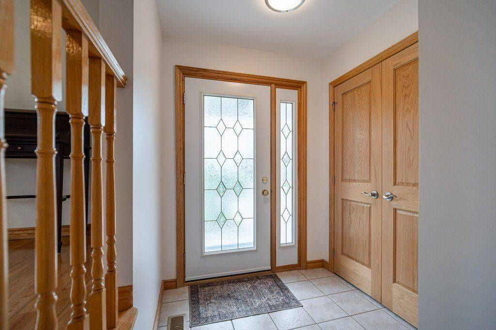 Peterborough West, ON K9K 2A3,38 Clearview CT