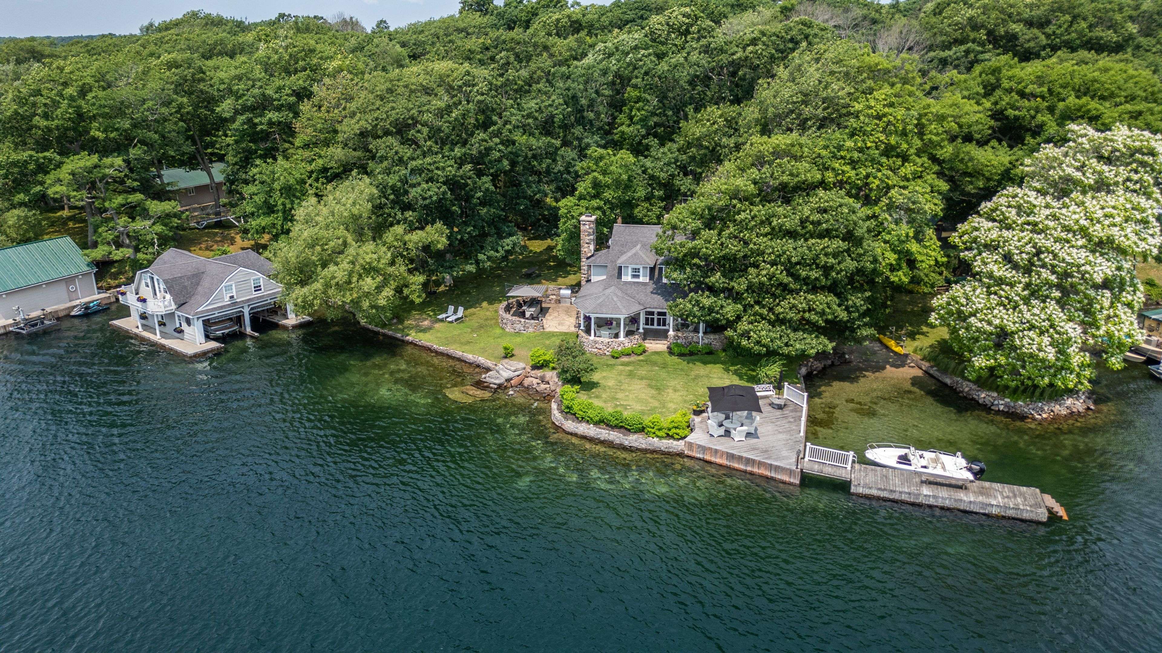 Front Of Leeds & Seeleys Bay, ON K7G 3C9,121 Tremont Park IS