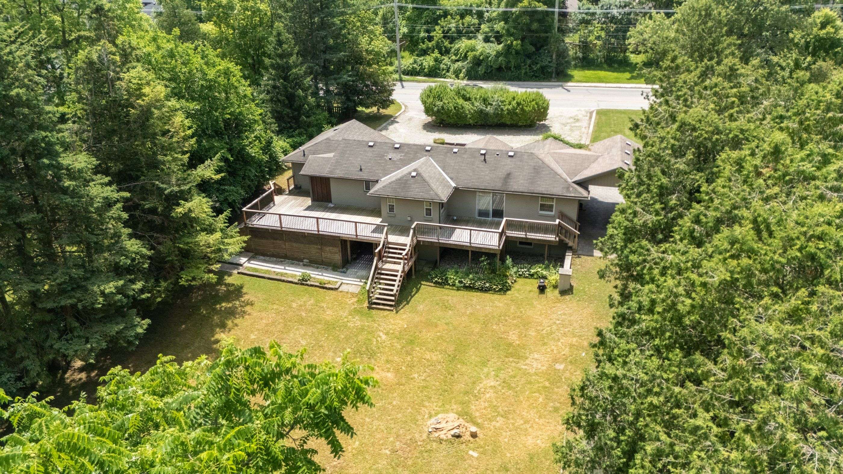 London South, ON N6K 1B6,721 Commissioners RD W