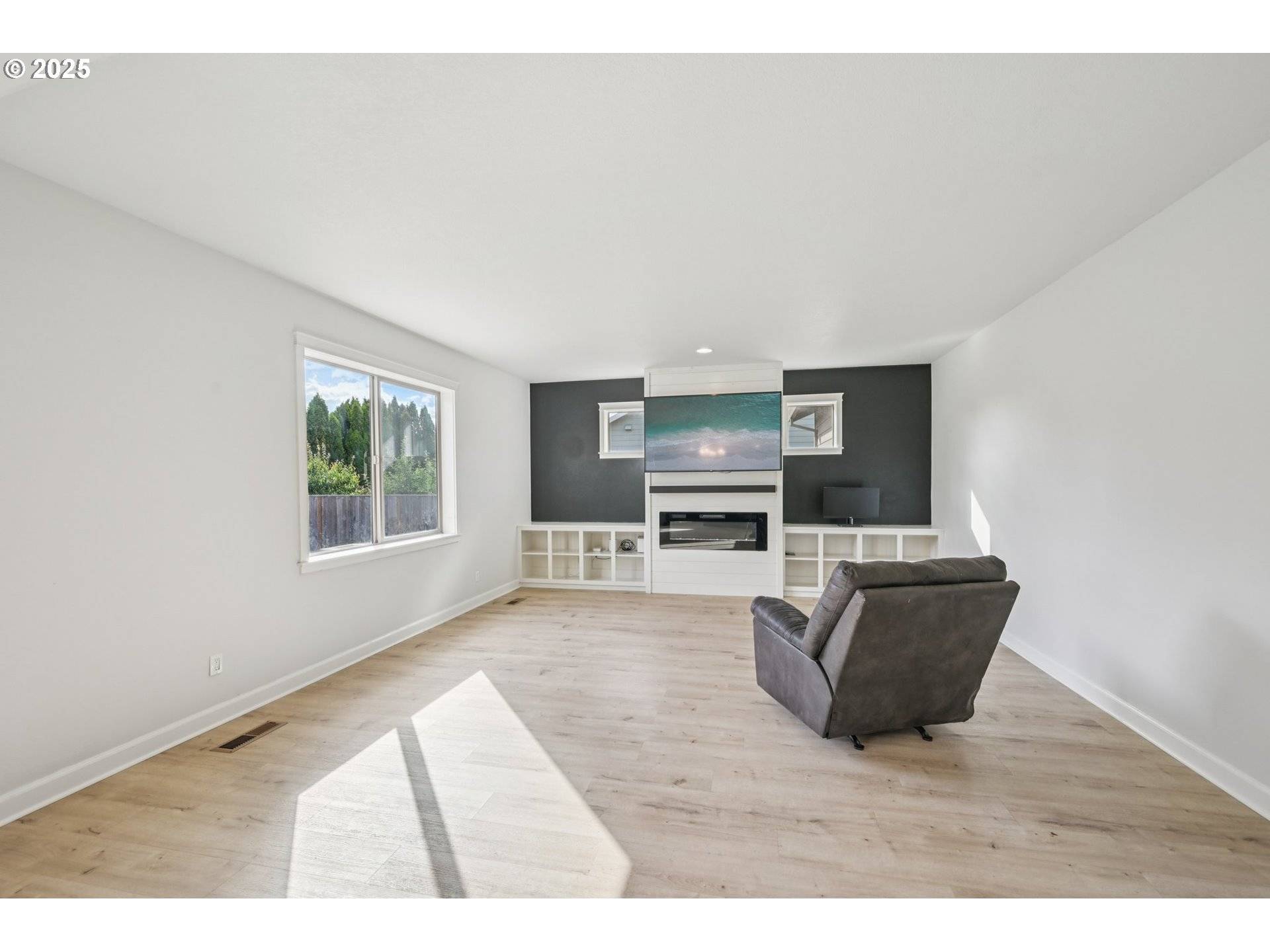 Hubbard, OR 97032,2174 A ST
